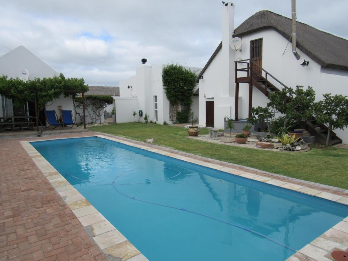 Omega Suite Gansbaai Buitenkant foto